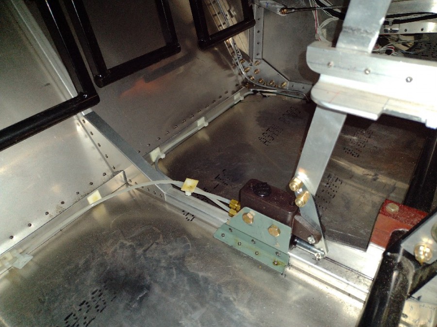 brake plumbing 1.jpg